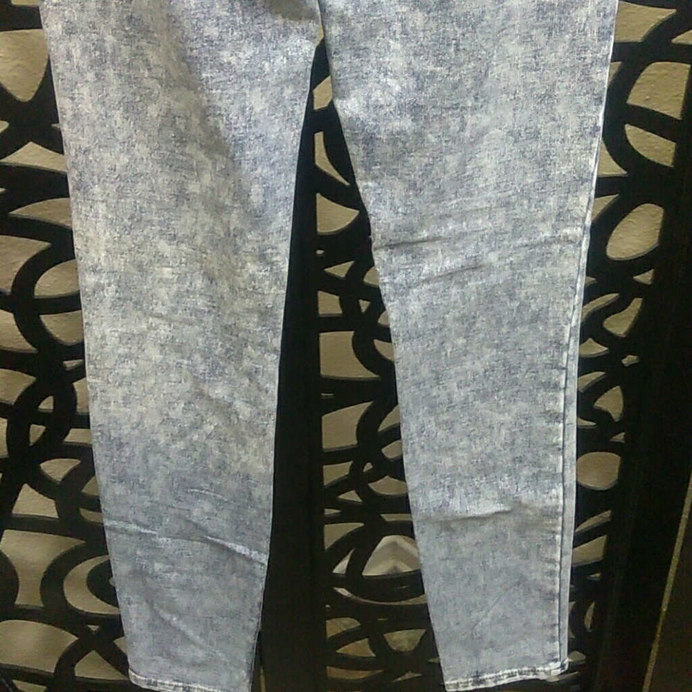 Pants - Picture 5 of 6